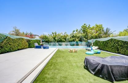 Villa - 3 - 4 for sale in District 5 - Jumeirah Park - Dubai