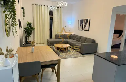 شقة - غرفة نوم - 2 حمامات للايجار في العزيزي روي المتوسطي - الفرجان - دبي