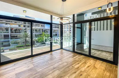 تاون هاوس - 4 غرف نوم - 5 حمامات للبيع في لا بيرلا هومز 12 - الضاحية 12 - قرية جميرا الدائرية - دبي