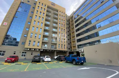 Apartment - Studio - 1 Bathroom for rent in Silicon Gates 4 - Silicon Gates - Dubai Silicon Oasis - Dubai