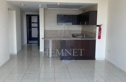 شقة - 2 غرف نوم - 3 حمامات للايجار في برج ربيعة - مجان - دبي لاند - دبي