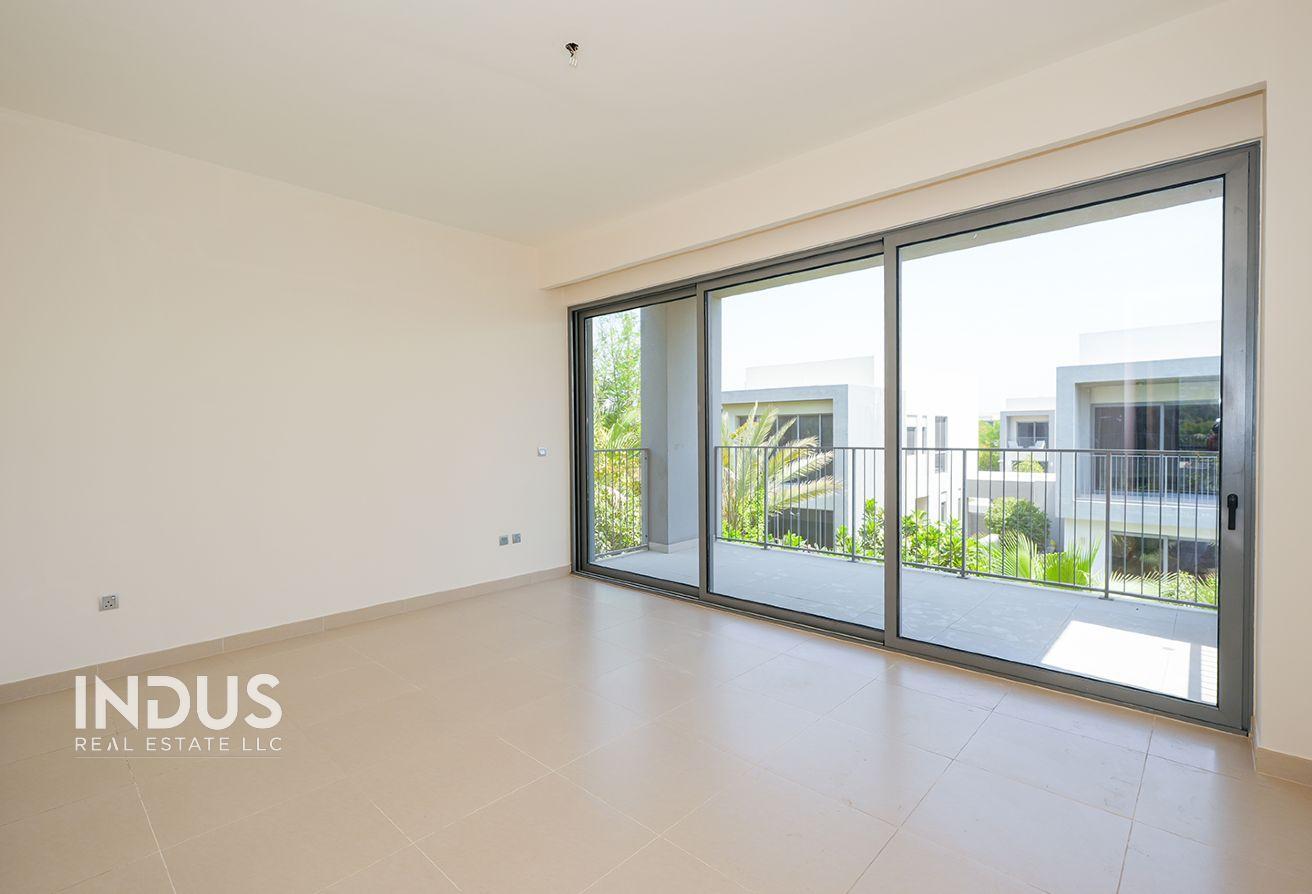 Ready to Move in | Huge Plot | 3BHK Plus Maid photo 10