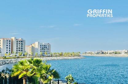 Villa - 3 Bedrooms - 6 Bathrooms for sale in Sur La Mer 2 - Sur La Mer - La Mer - Jumeirah - Dubai
