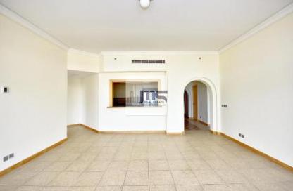 Apartment - 2 Bedrooms - 3 Bathrooms for rent in Al Khudrawi - Shoreline Apartments - Palm Jumeirah - Dubai