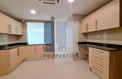 Apartment - 3 Bedrooms - 4 Bathrooms for rent in RAK Tower - Marina Square - Al Reem Island - Abu Dhabi Apartment - 3 Bedrooms - 4 Bathrooms for rent in RAK Tower - Marina Square - Al Reem Island - Abu Dhabi