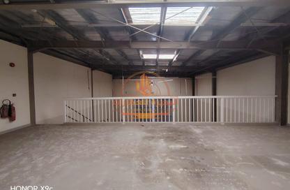 Warehouse - Studio - 1 Bathroom for rent in Ali Mousa Building - Al Sajaa Industrial - Al Sajaa - Sharjah