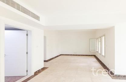 Villa - 3 Bedrooms - 4 Bathrooms for rent in Springs 10 - The Springs - Dubai