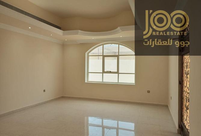 142837967 - Property Image 3