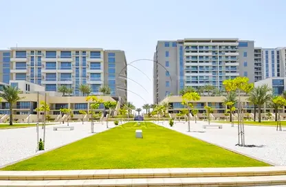 شقة - 4 غرف نوم - 5 حمامات للايجار في E - الزينة - شاطئ الراحة - أبوظبي