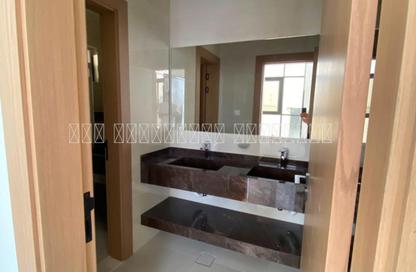 Apartment - 4 Bedrooms - 6 Bathrooms for sale in Hoshi 1 - Hoshi - Al Badie - Sharjah