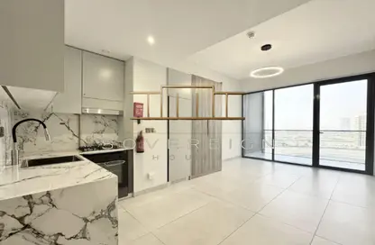 شقة - 1 حمام للايجار في الأمل تاور - مدينة دبي الرياضية - دبي