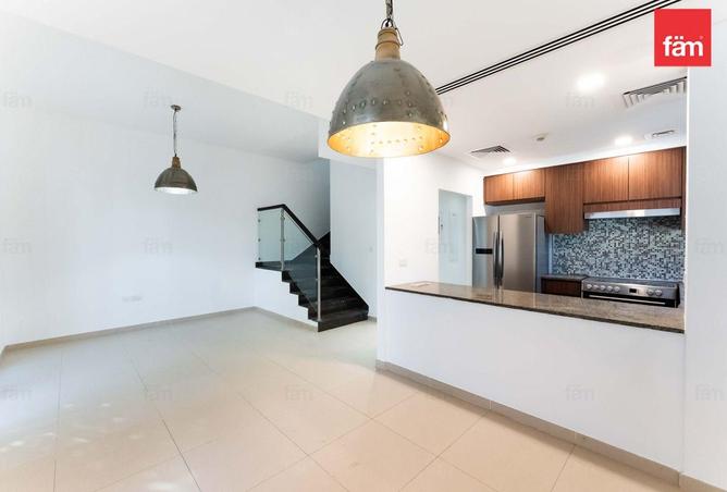 Corner Huge Plot Upgraded 4 Beds With Maid — photo 3
