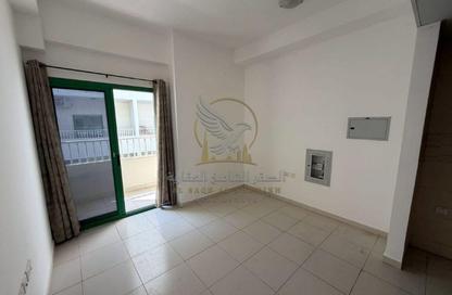 Apartment - Studio - 1 for rent in Yasmeen Towers - Al Jurf 2 - Al Jurf - Ajman