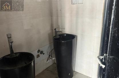Warehouse - Studio - 1 Bathroom for rent in Umm Al Thuoob - Umm Al Quwain