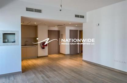 Apartment - 1 Bedroom - 1 Bathroom for rent in Waters Edge - Yas Island - Abu Dhabi