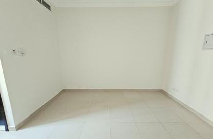 Apartment - Studio - 1 for rent in Fire Station Road - Muwaileh - Sharjah