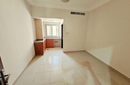 Apartment - Studio - 1 for rent in Fire Station Road - Muwaileh - Sharjah