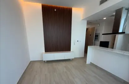 Apartment - 1 Bedroom - 2 Bathrooms for rent in The East Crest by Meteora - District 17 - Jumeirah Village Circle - Dubai