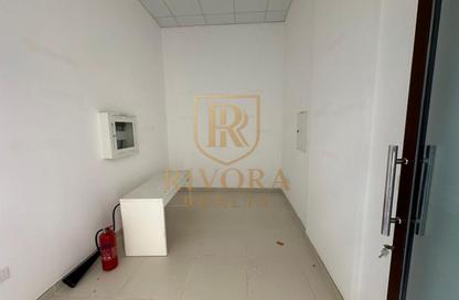 Shop - Studio for rent in Al Souk Al Kabeer - Bur Dubai - Dubai