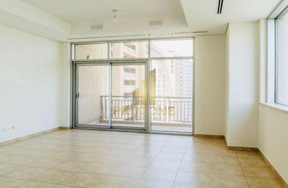 Apartment - 3 Bedrooms - 3 Bathrooms for rent in Emaar Tower B - Emaar Towers - Deira - Dubai