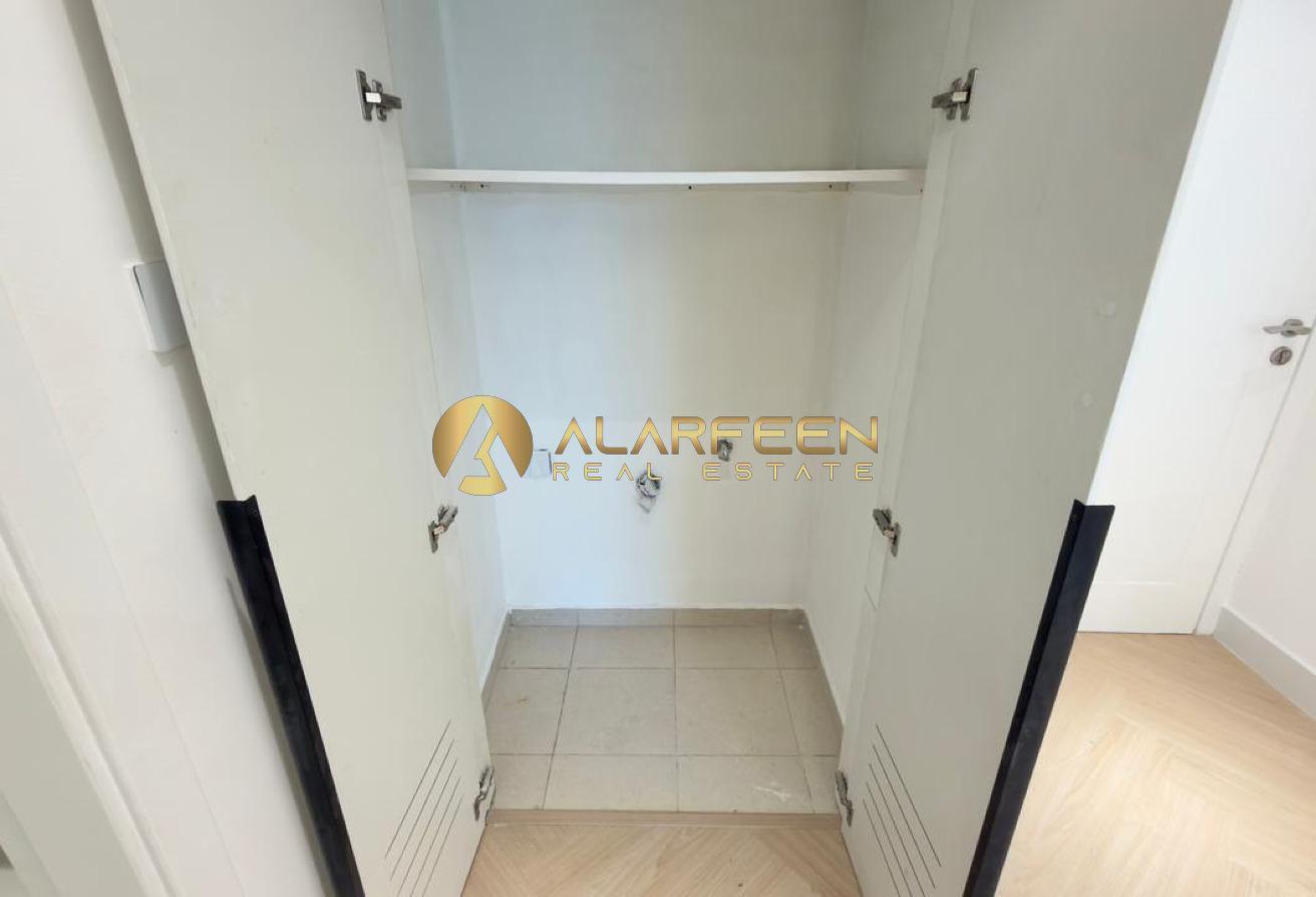 Spacious Unit | Prime Location | Semi Furnished photo 8