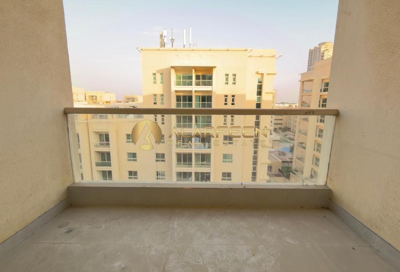 Spacious Unit | Prime Location | Semi Furnished photo 11