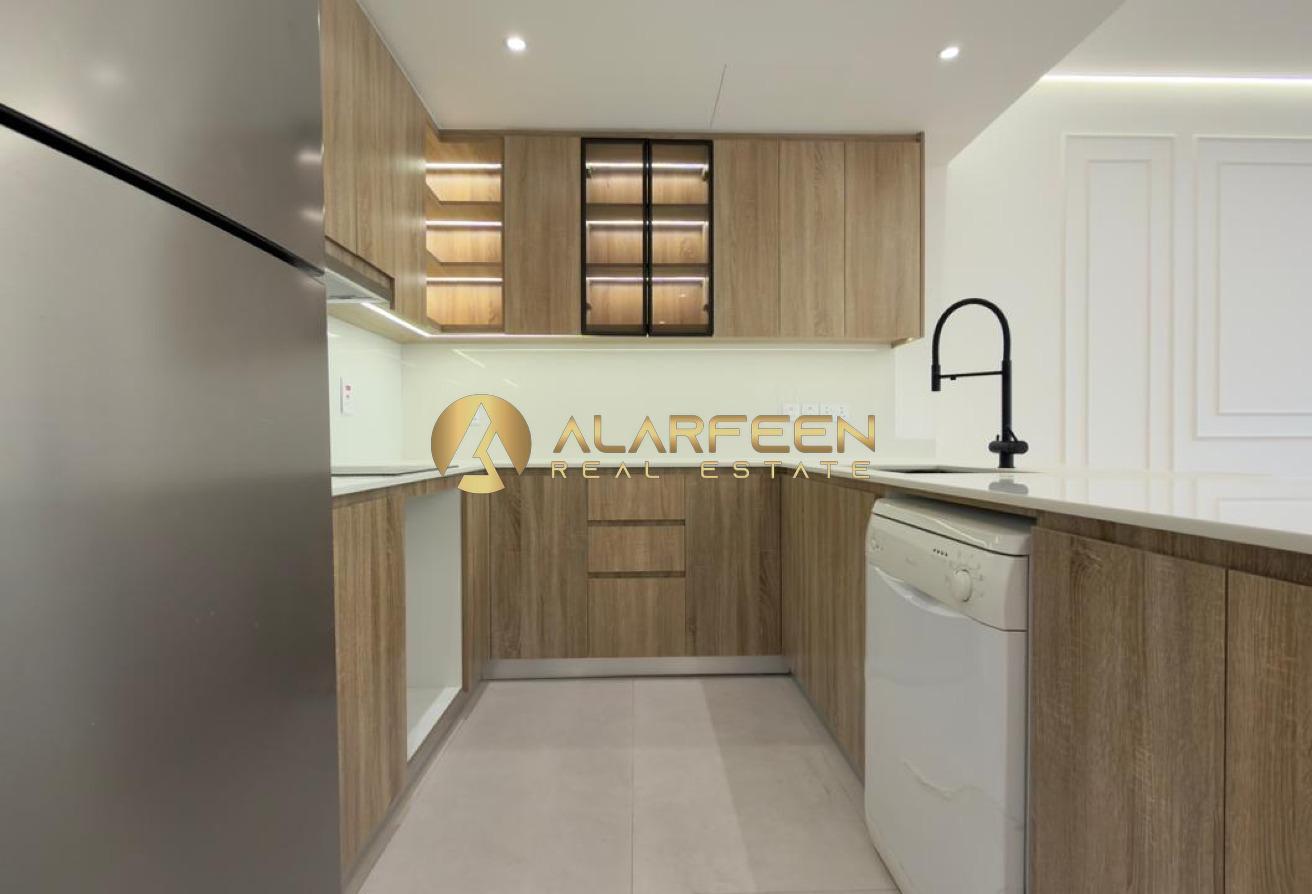 Spacious Unit | Prime Location | Semi Furnished photo 4