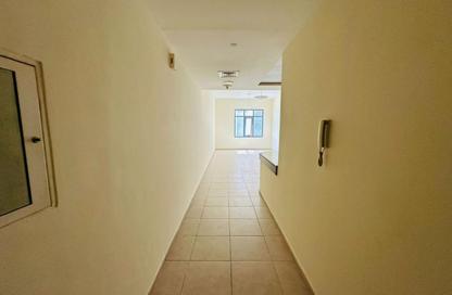 شقة - غرفة نوم - 2 حمامات للايجار في أبراج القصر 2 - أبراج القصر - واحة دبي للسيليكون - دبي