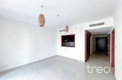 Apartment - 1 - 1 for rent in The Links West Tower - The Links - The Views - Dubai