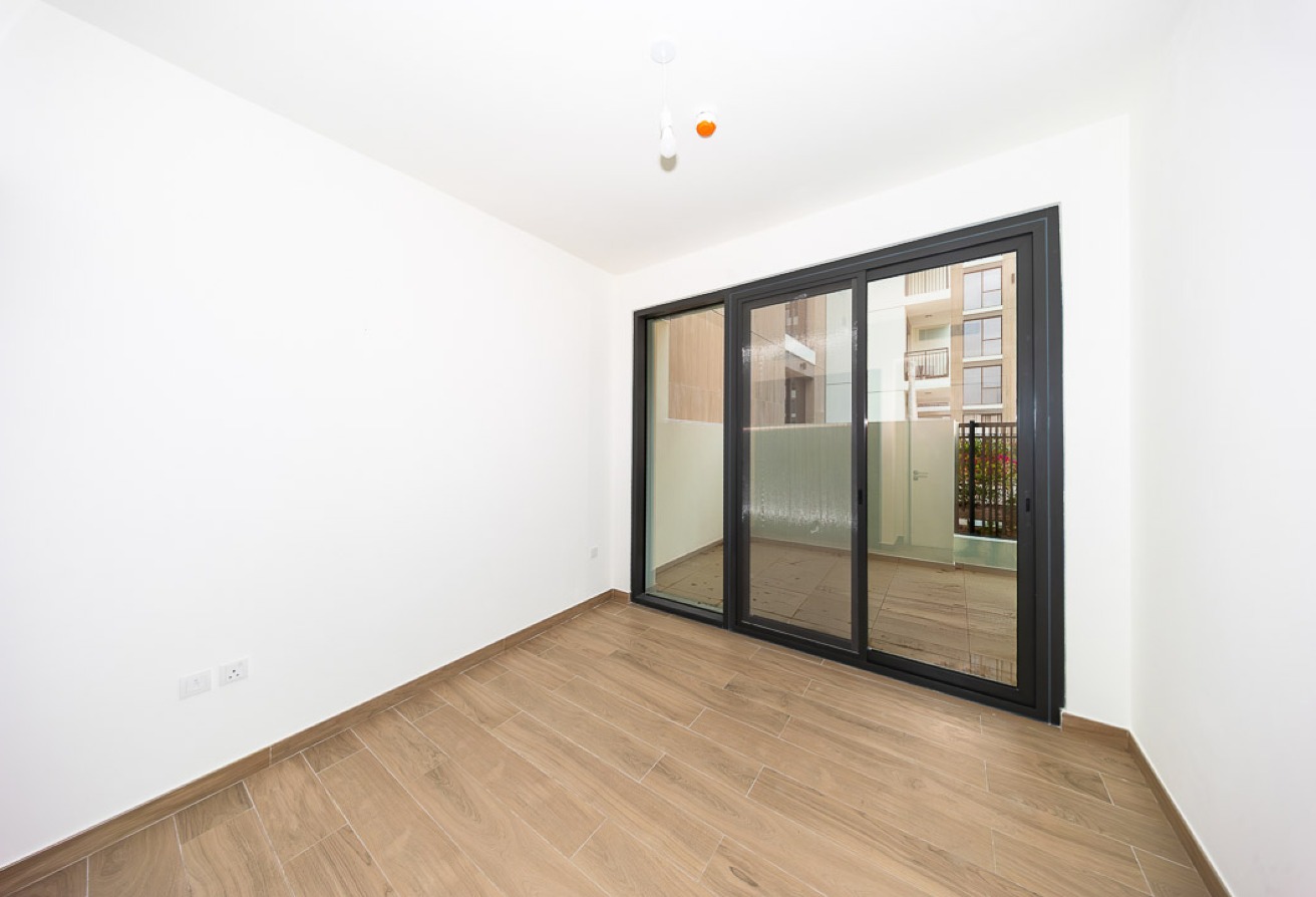 3 bedroom apartment in Holland Gardens, Town Square: 17