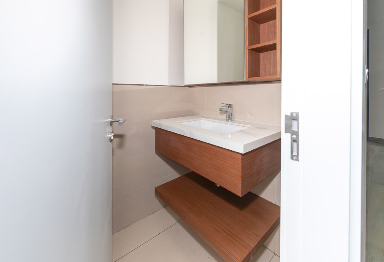 3 bedroom apartment in Holland Gardens, Town Square: 23