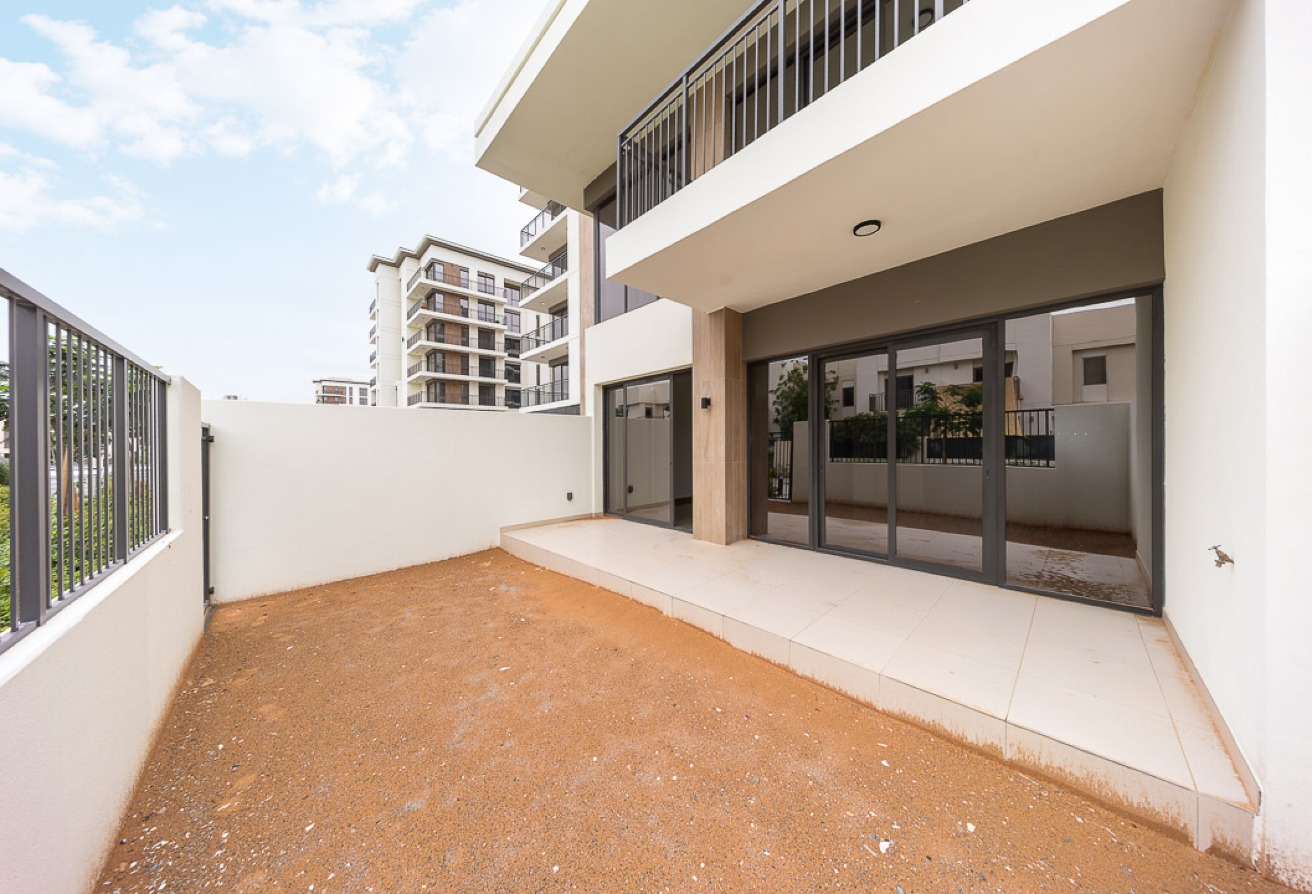 3 bedroom apartment in Holland Gardens, Town Square: 29