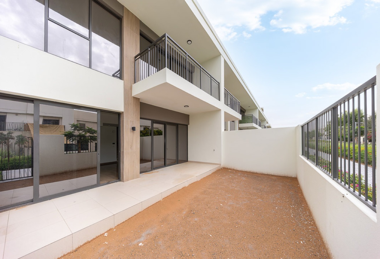 3 bedroom apartment in Holland Gardens, Town Square: 28