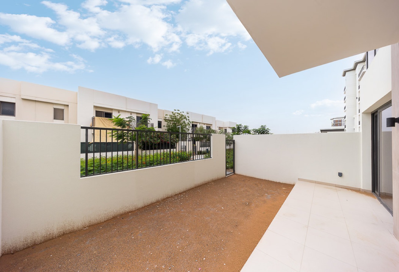 3 bedroom apartment in Holland Gardens, Town Square: 27