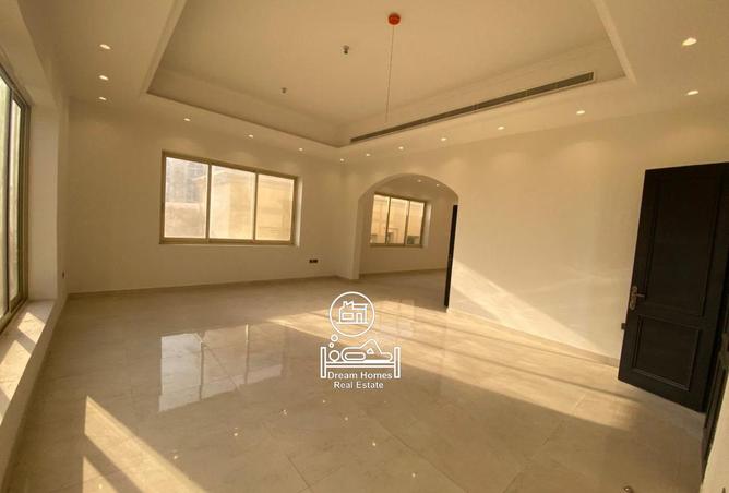 136999245 - Property Image 2