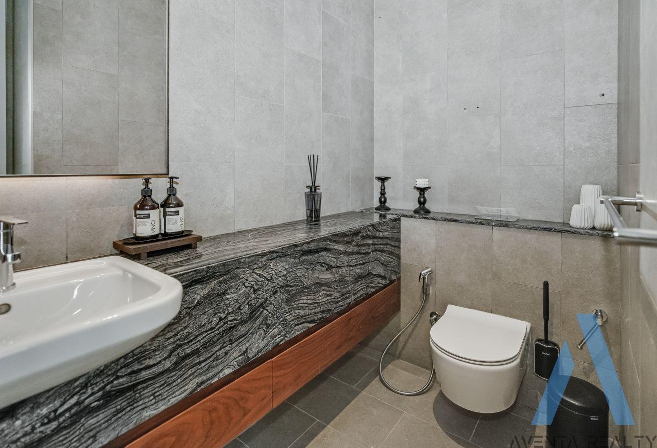 Amazing View | Fully Furnished | Upgraded photo 27