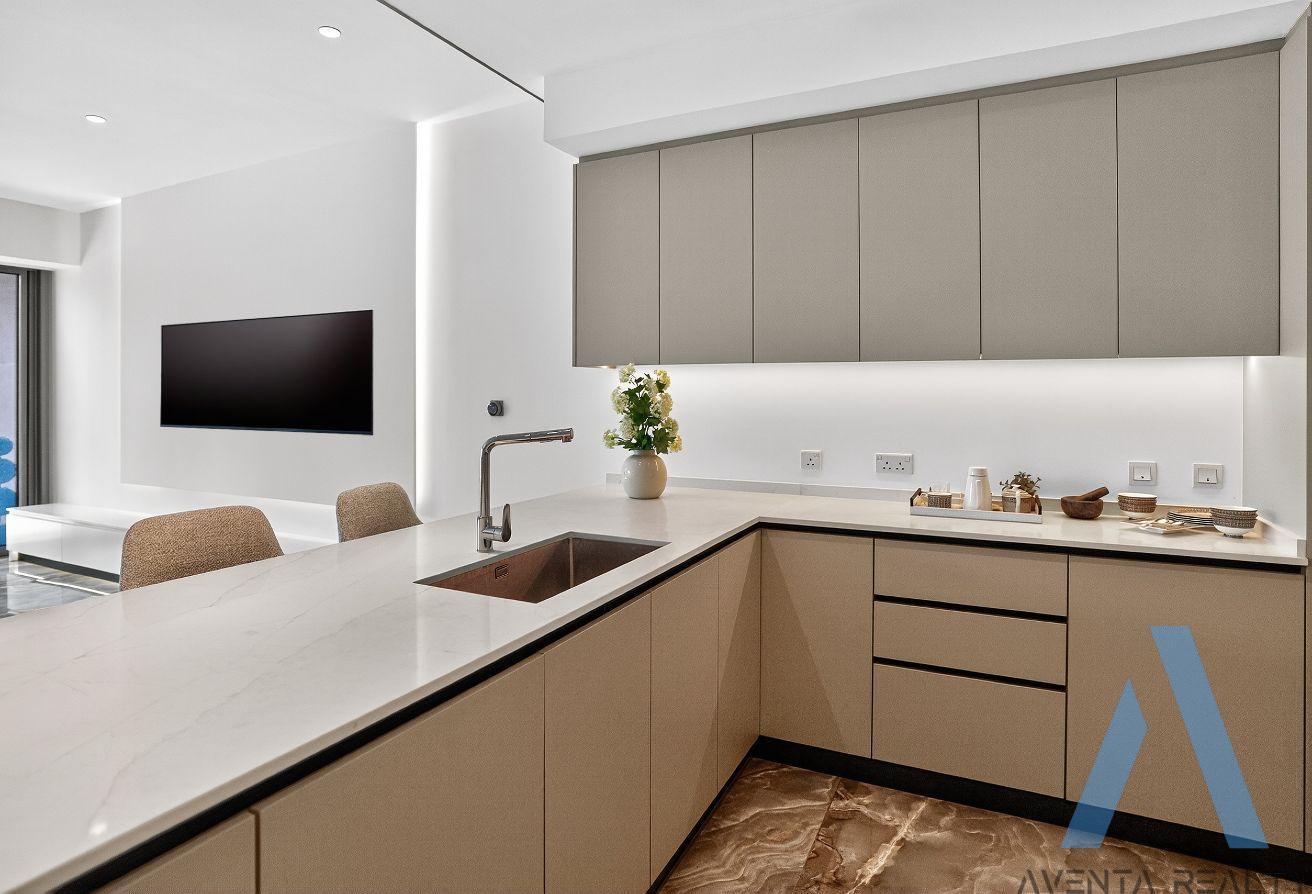 Amazing View | Fully Furnished | Upgraded photo 11