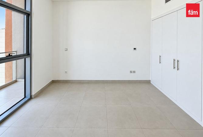 Spacious Studio | Well Maintained | Great View photo 2