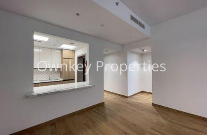 Apartment - 1 Bedroom - 2 Bathrooms for rent in The Waves Residences - Al Mankhool - Bur Dubai - Dubai