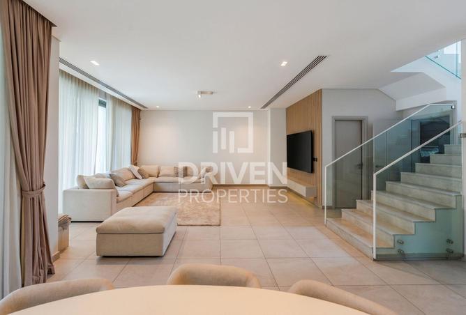100420403 - Property Image 2