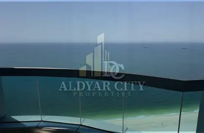 شقة - 2 غرف نوم - 4 حمامات للايجار في برج الكورنيش - طريق كورنيش عجمان - عجمان