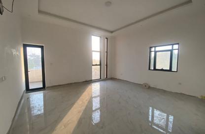 Villa - 5 - 5 for rent in Gate Tower 2 - Musheiref - Ajman