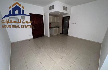 Apartment - Studio - 1 Bathroom for rent in Qasimia 10 building - Al Mahatta - Al Qasimia - Sharjah
