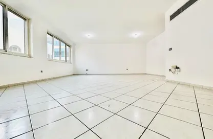 شقة - 3 غرف نوم - 4 حمامات للايجار في كورنيش الخالدية - الخالدية - أبوظبي