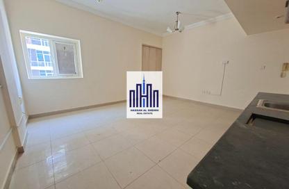 Apartment - Studio - 1 Bathroom for rent in Muwailih Building - Muwaileh - Sharjah