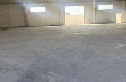 Warehouse - Studio - 3 Bathrooms for rent in Umm Al Thuoob - Umm Al Quwain