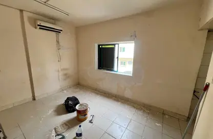 شقة - 1 حمام للايجار في مجمع مويلح - تجارية مويلح - الشارقة