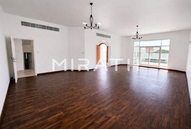 77399518 - Property Image 2