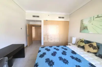 Apartment - 4 Bedrooms - 4 Bathrooms for rent in Shoreline Apartments - Palm Jumeirah - Dubai