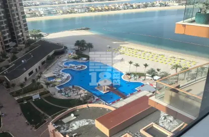 Apartment - 4 Bedrooms - 4 Bathrooms for rent in Shoreline Apartments - Palm Jumeirah - Dubai